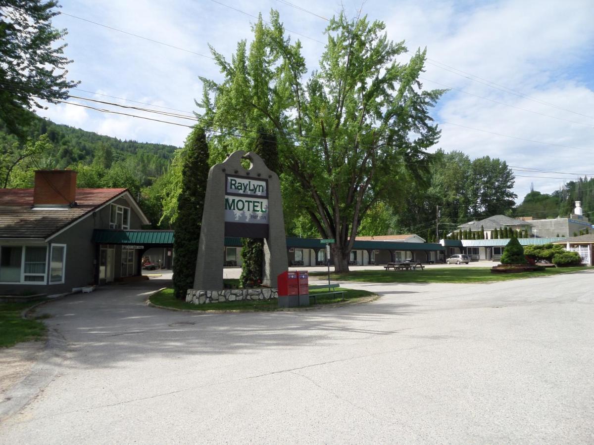 Ray Lyn Motel Trail Exteriér fotografie
